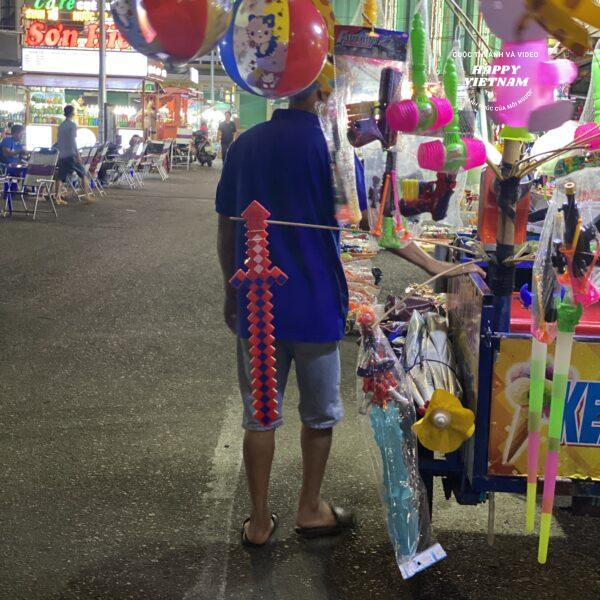 พ่อค้าแม่ค้าข้างถนน