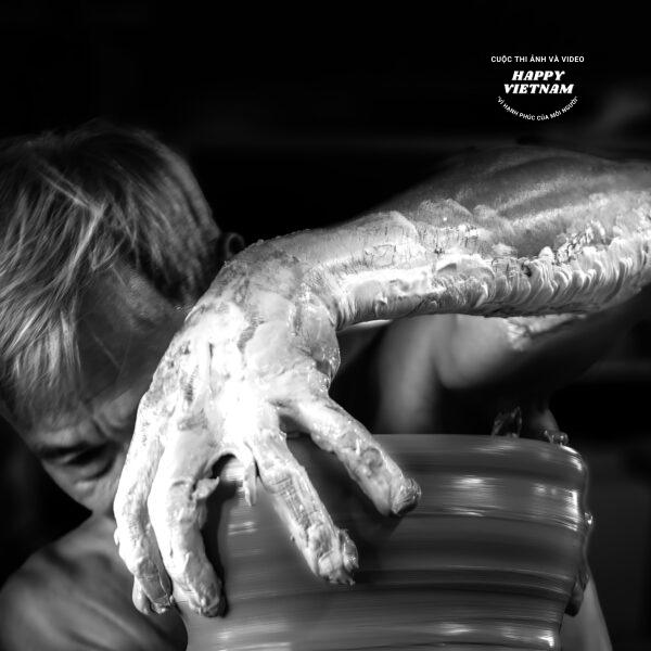 la mano dell'artigiano