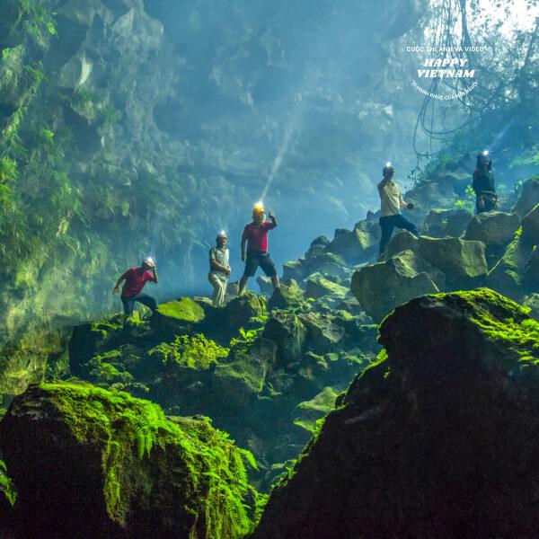 khám phá hang động